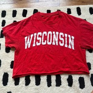 Fanatics “wisconsin” cropped tshirt